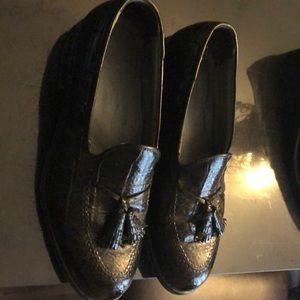 Black foot Joy Classic Alligator